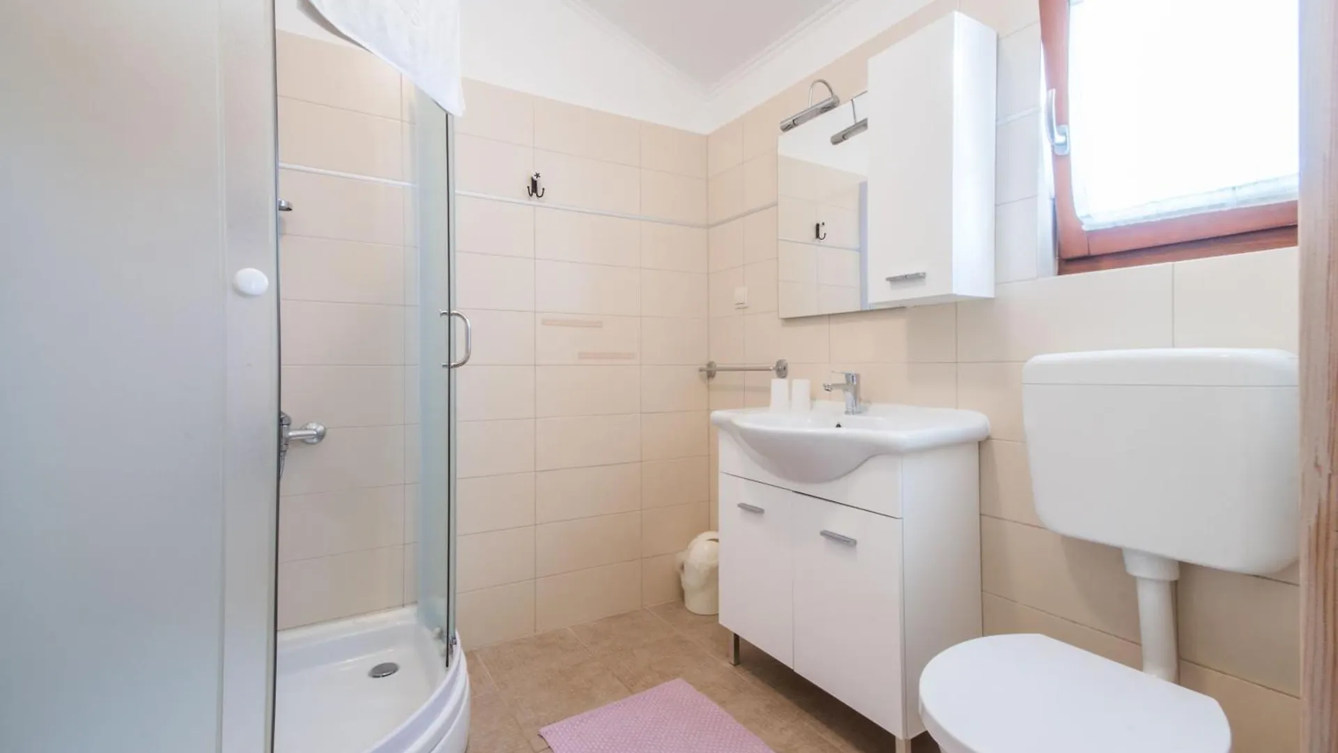 Holiday home Villa Sandi, Mediterranean Villa With Pool And Jacuzzi Gracisce