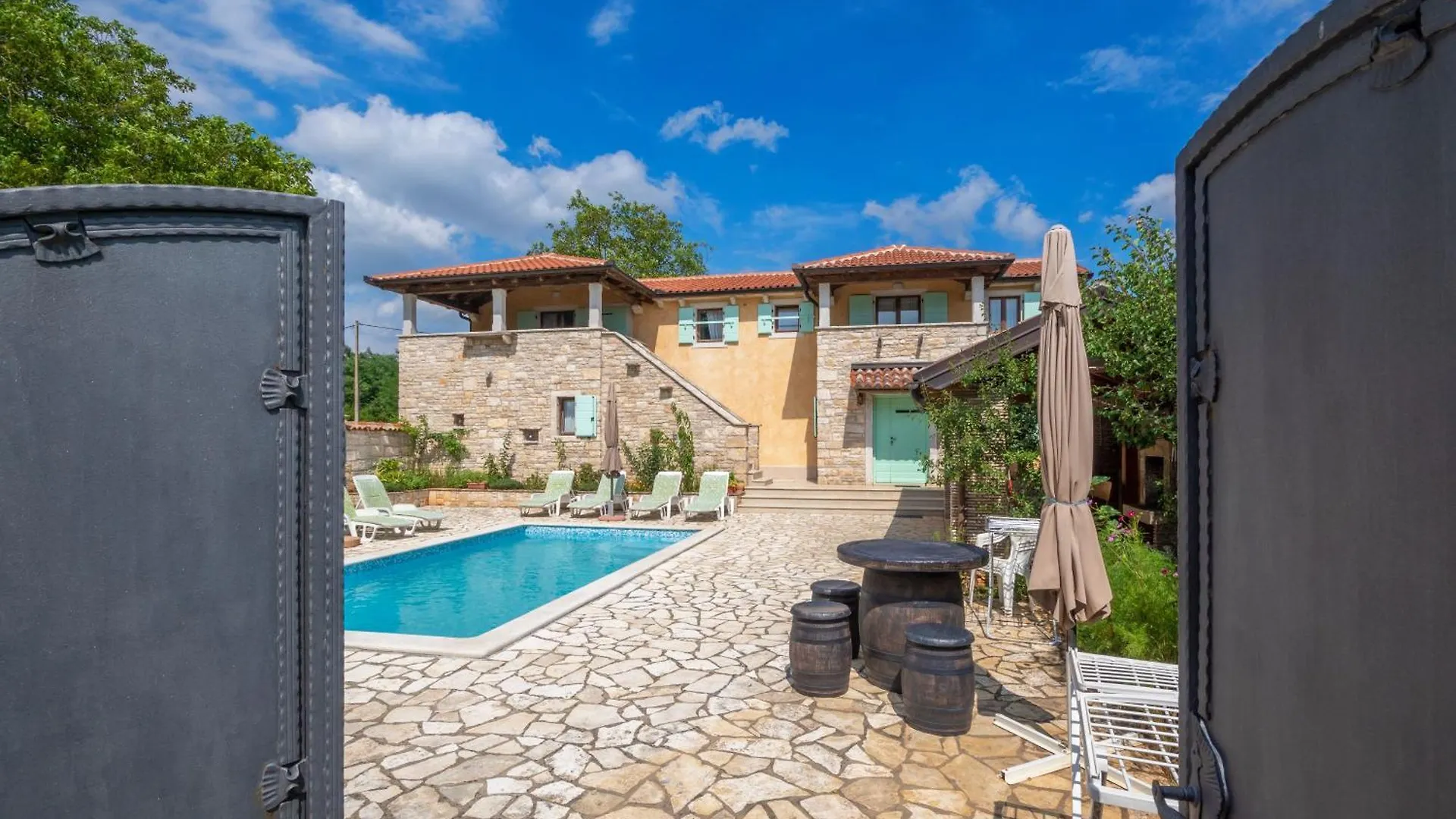 Nyaraló Villa Sandi, Mediterranean Villa With Pool And Jacuzzi Gračišće Horvátország