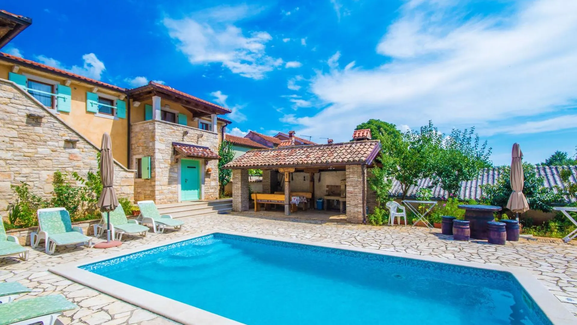 Villa Sandi, Mediterranean Villa With Pool And Jacuzzi Gračišće
